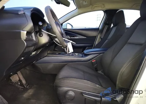 2021 Mazda Cx-30 z USA, uszkodzony, nr VIN 3MVDMBAL1MM213292